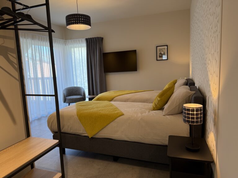 Chambre PMR - Vue de l'entrée