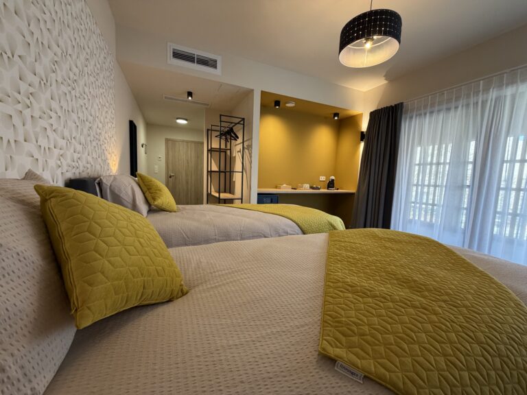 Chambre PMR - Vue de l'entrée