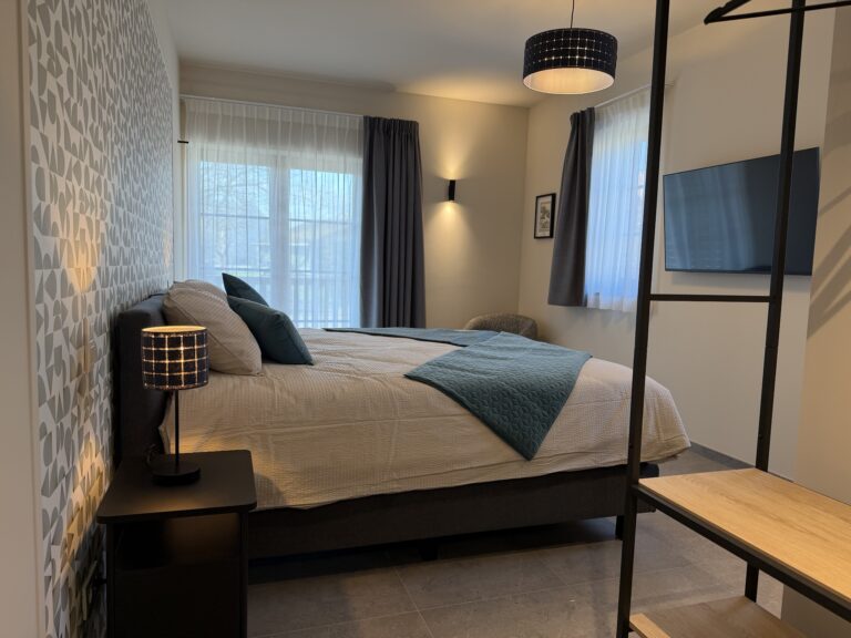 Chambre double avec terrasse - Vue de l'entrée - Rez-de-chaussée